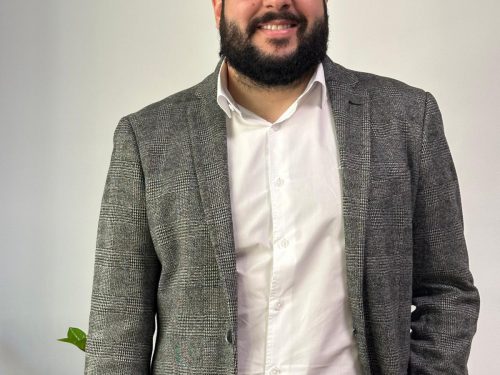 El PSOE recuerda al alcalde del PP que, mientras él malgasta 20.000 euros en una bandera, García-Page es quien más invierte en Puertollano