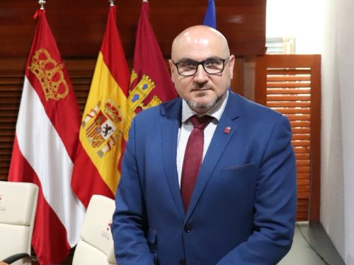 Féretros abiertos y riesgos sanitarios: el Ayuntamiento se expone a multas de hasta 15.000 € por la mala gestión del alcalde